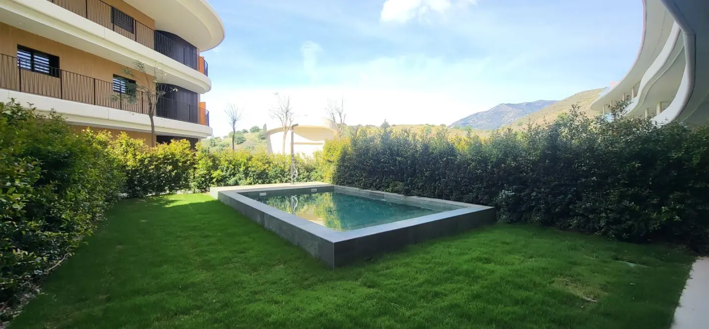 Sale of ground floor apartment in Higueron 0