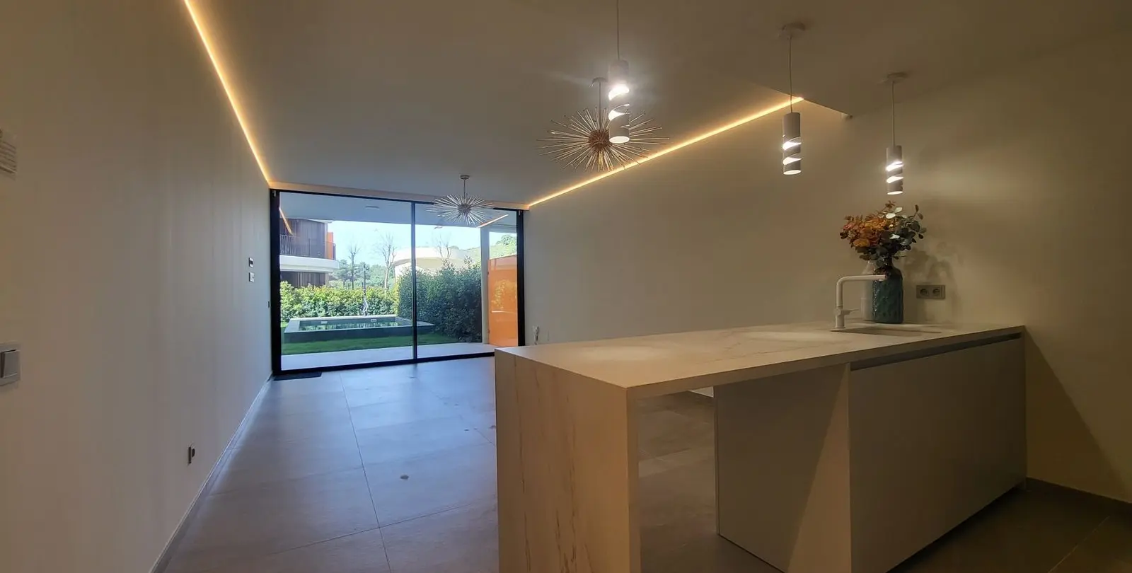 Venta de apartamento en planta baja en Higueron 2