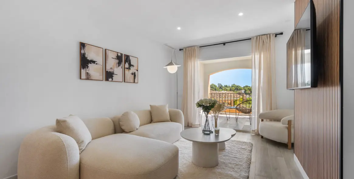 Sale of middle floor apartment in Nueva Andalucía 4