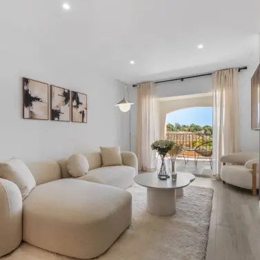 Sale of middle floor apartment in Nueva Andalucía