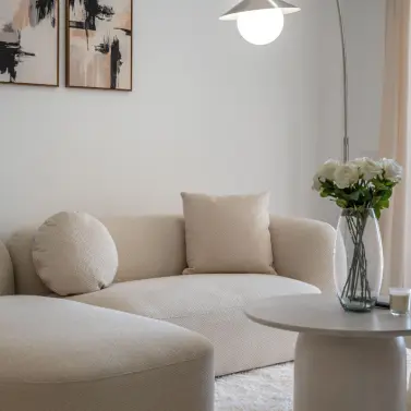Sale of middle floor apartment in Nueva Andalucía