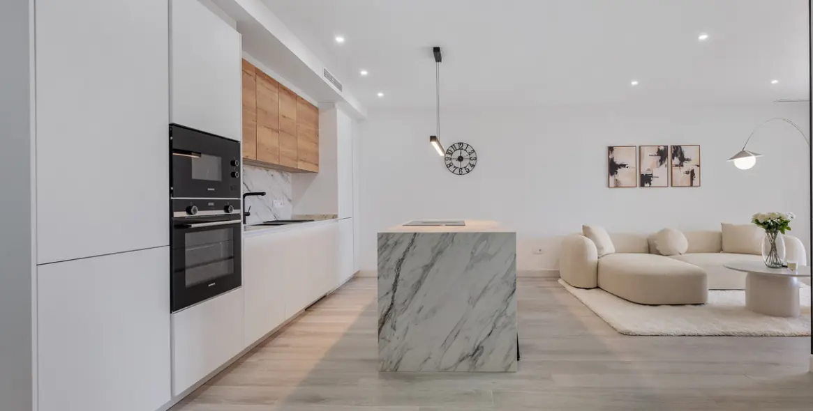 Sale of middle floor apartment in Nueva Andalucía 10