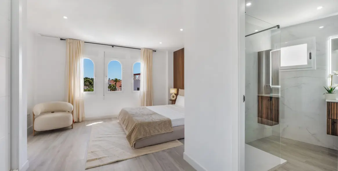Sale of middle floor apartment in Nueva Andalucía 13