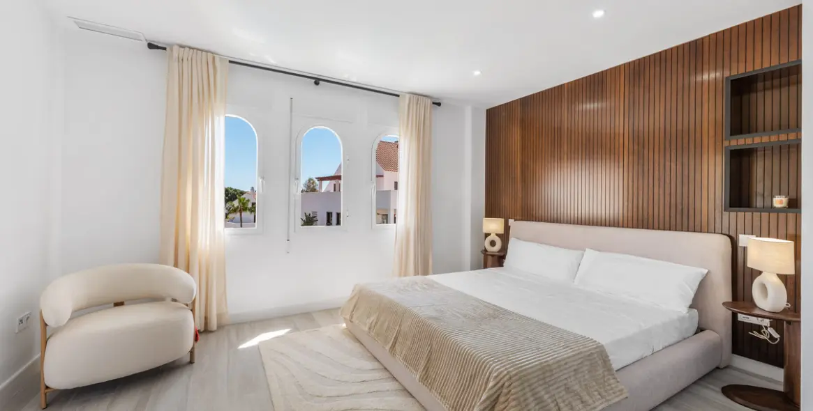 Sale of middle floor apartment in Nueva Andalucía 14