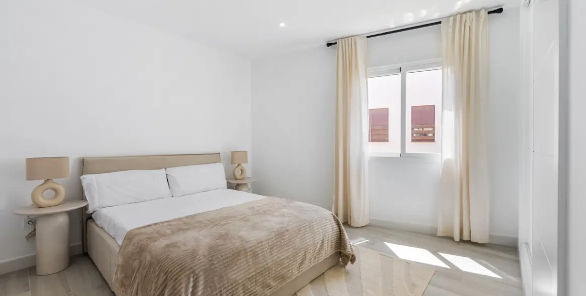 Sale of middle floor apartment in Nueva Andalucía 21