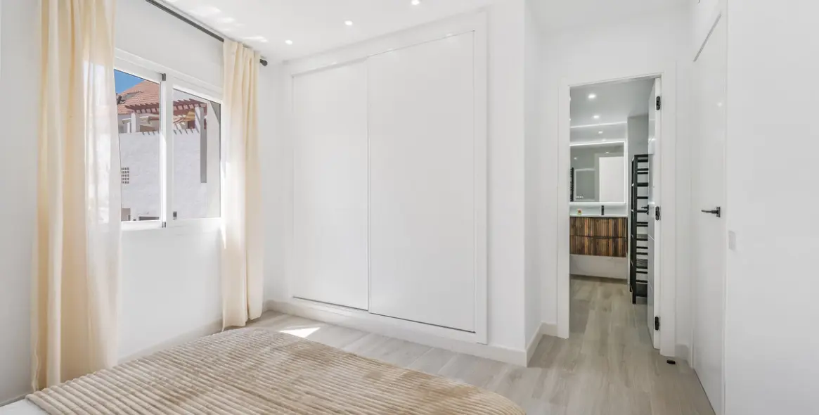 Sale of middle floor apartment in Nueva Andalucía 23