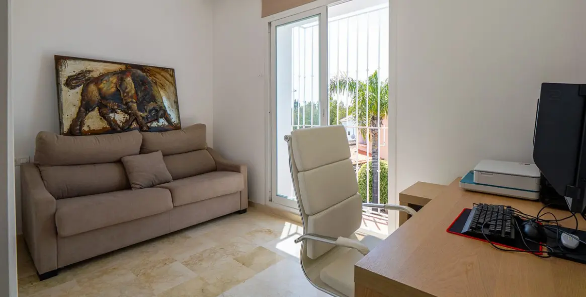 Продажа таунхауса в Nueva Andalucía 18