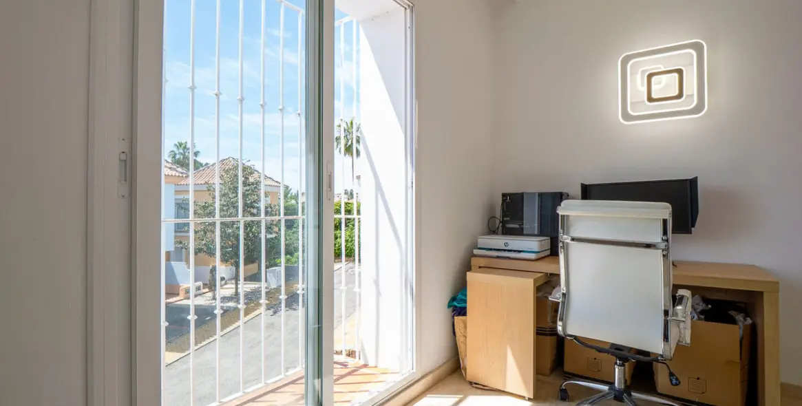 Продажа таунхауса в Nueva Andalucía 19