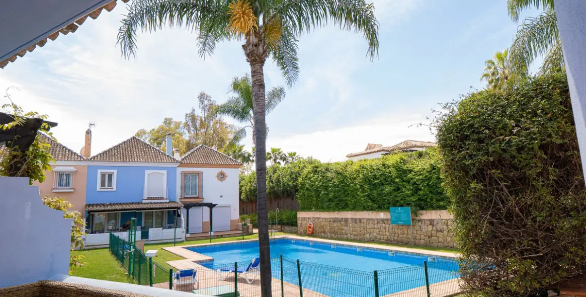 Продажа таунхауса в Nueva Andalucía 28