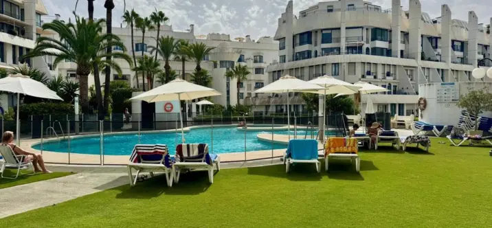 Продажа двухуровневых апартаментов в The Golden Mile 0