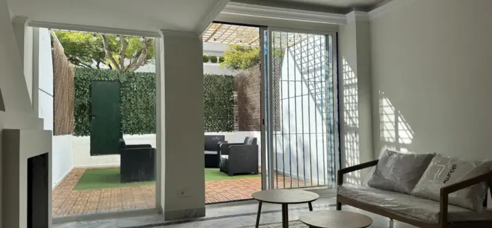 Продажа двухуровневых апартаментов в The Golden Mile 2