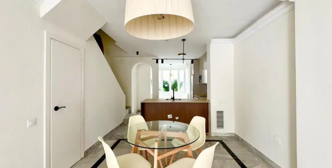 Продажа двухуровневых апартаментов в The Golden Mile 5