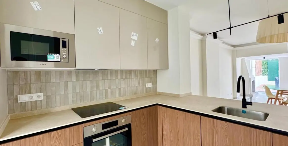 Продажа двухуровневых апартаментов в The Golden Mile 6