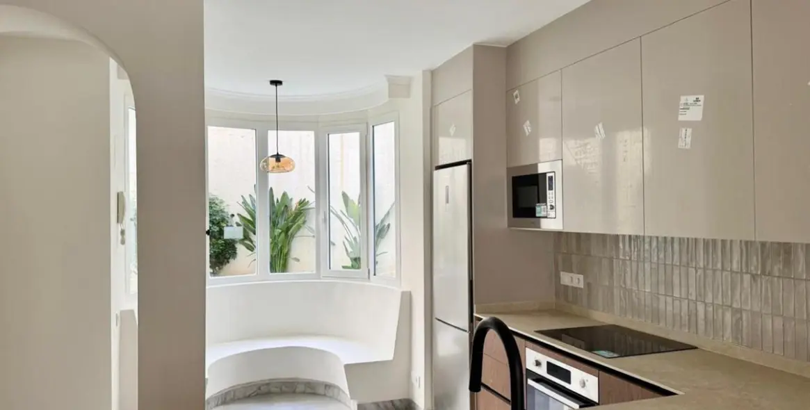 Продажа двухуровневых апартаментов в The Golden Mile 10