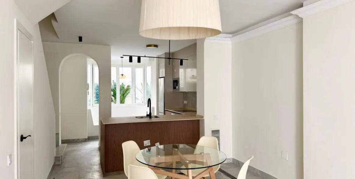 Продажа двухуровневых апартаментов в The Golden Mile 14