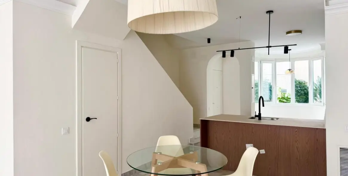 Продажа двухуровневых апартаментов в The Golden Mile 16