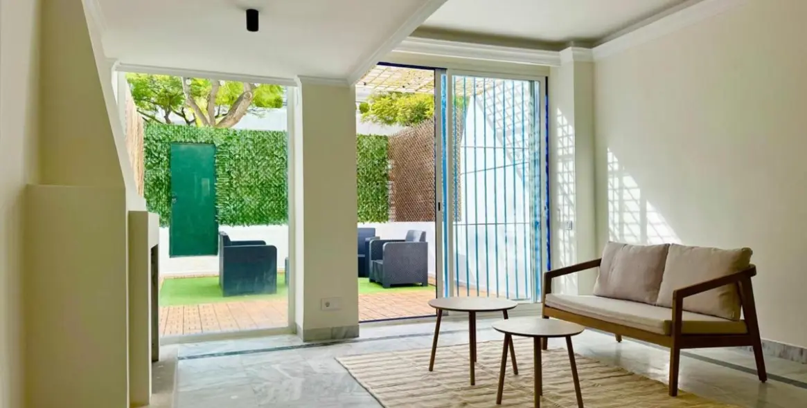 Продажа двухуровневых апартаментов в The Golden Mile 24