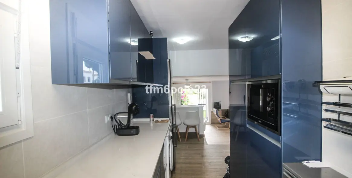 Продажа дома на две семьи в Casares Playa 10