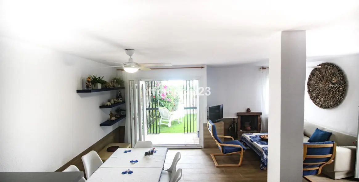 Продажа дома на две семьи в Casares Playa 13