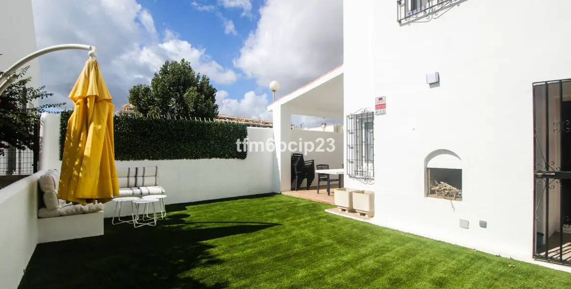Продажа дома на две семьи в Casares Playa 15