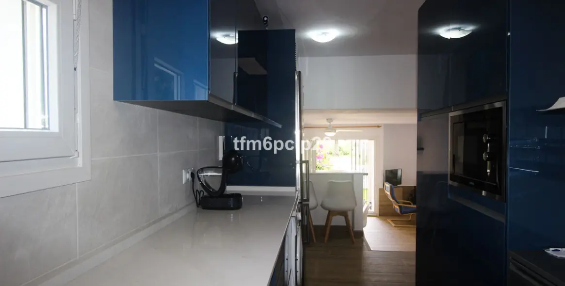 Продажа дома на две семьи в Casares Playa 18