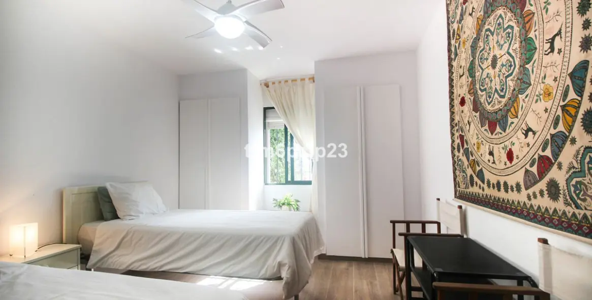 Продажа дома на две семьи в Casares Playa 25