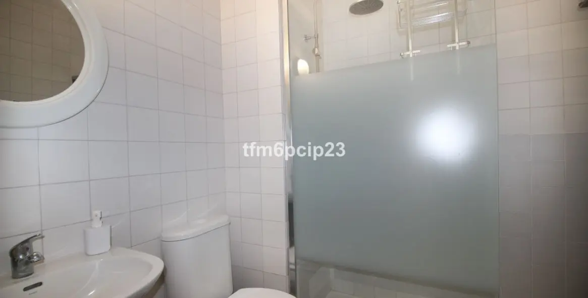 Продажа дома на две семьи в Casares Playa 26