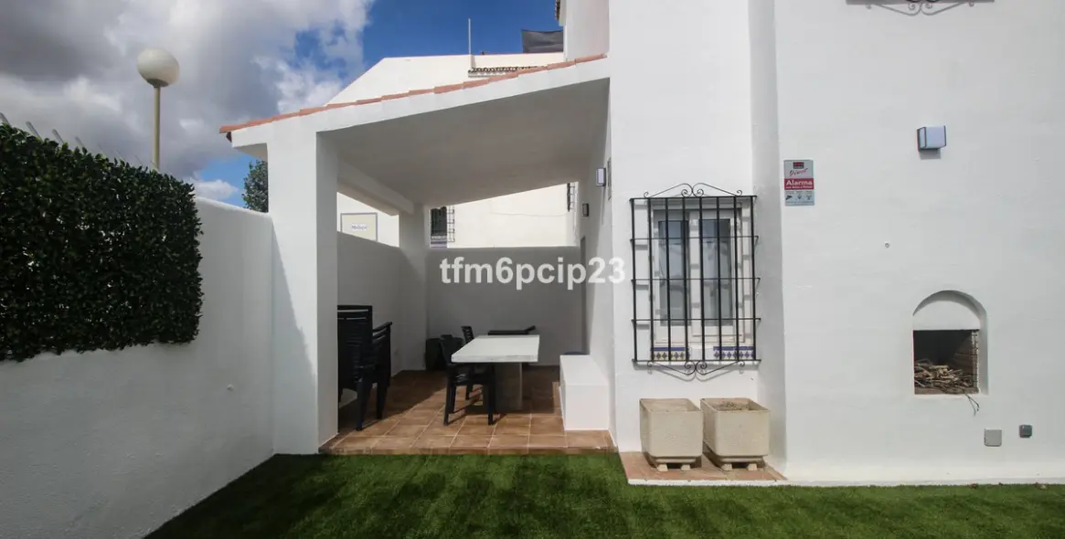 Продажа дома на две семьи в Casares Playa 37