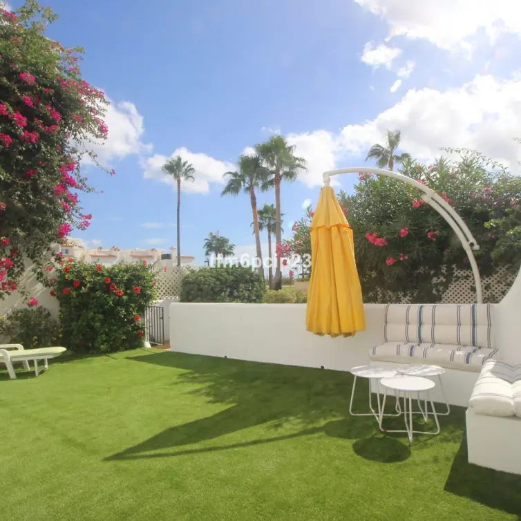 Venta de casa pareada en Casares Playa