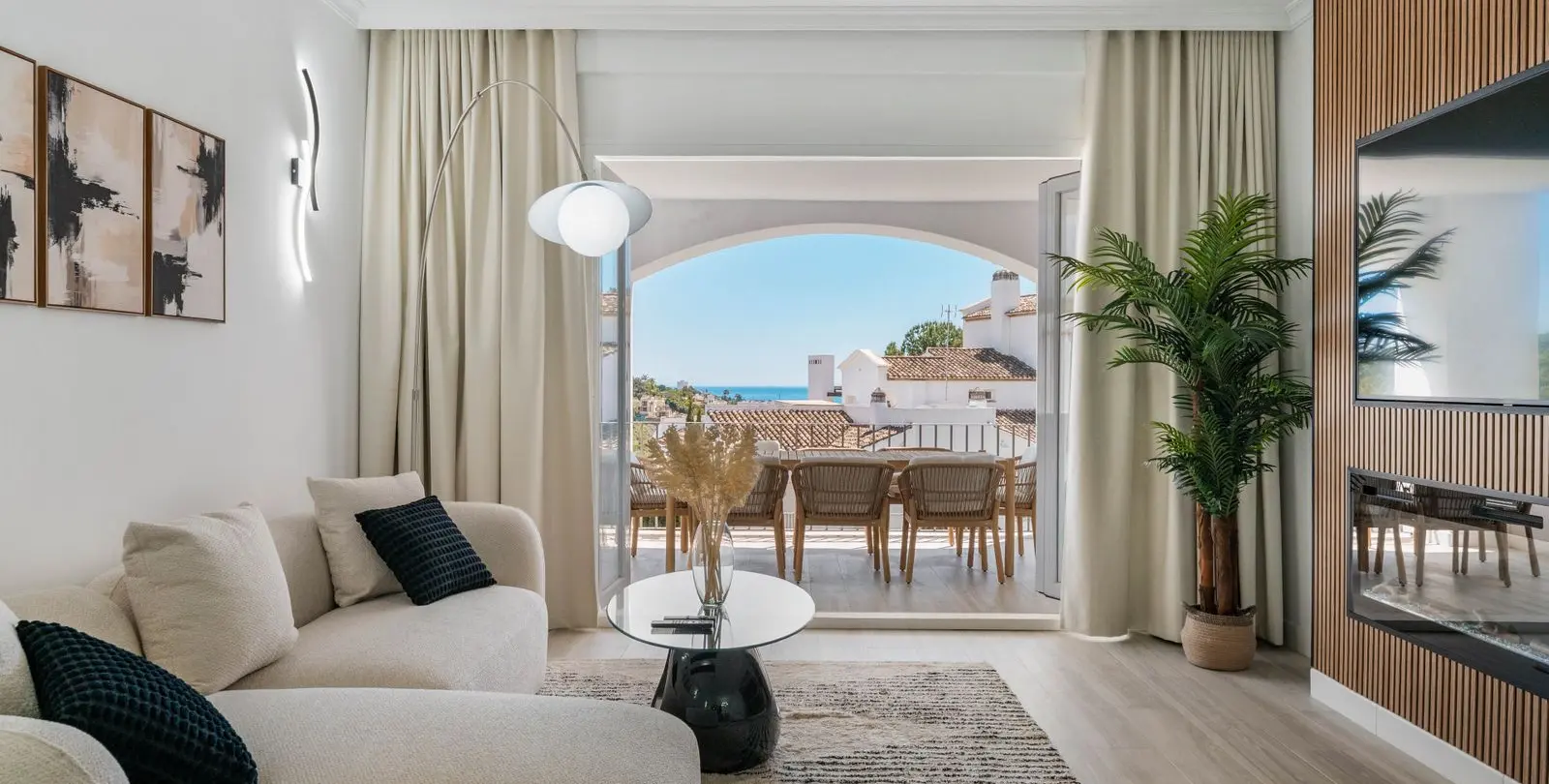 Sale of middle floor apartment in Benahavís 3