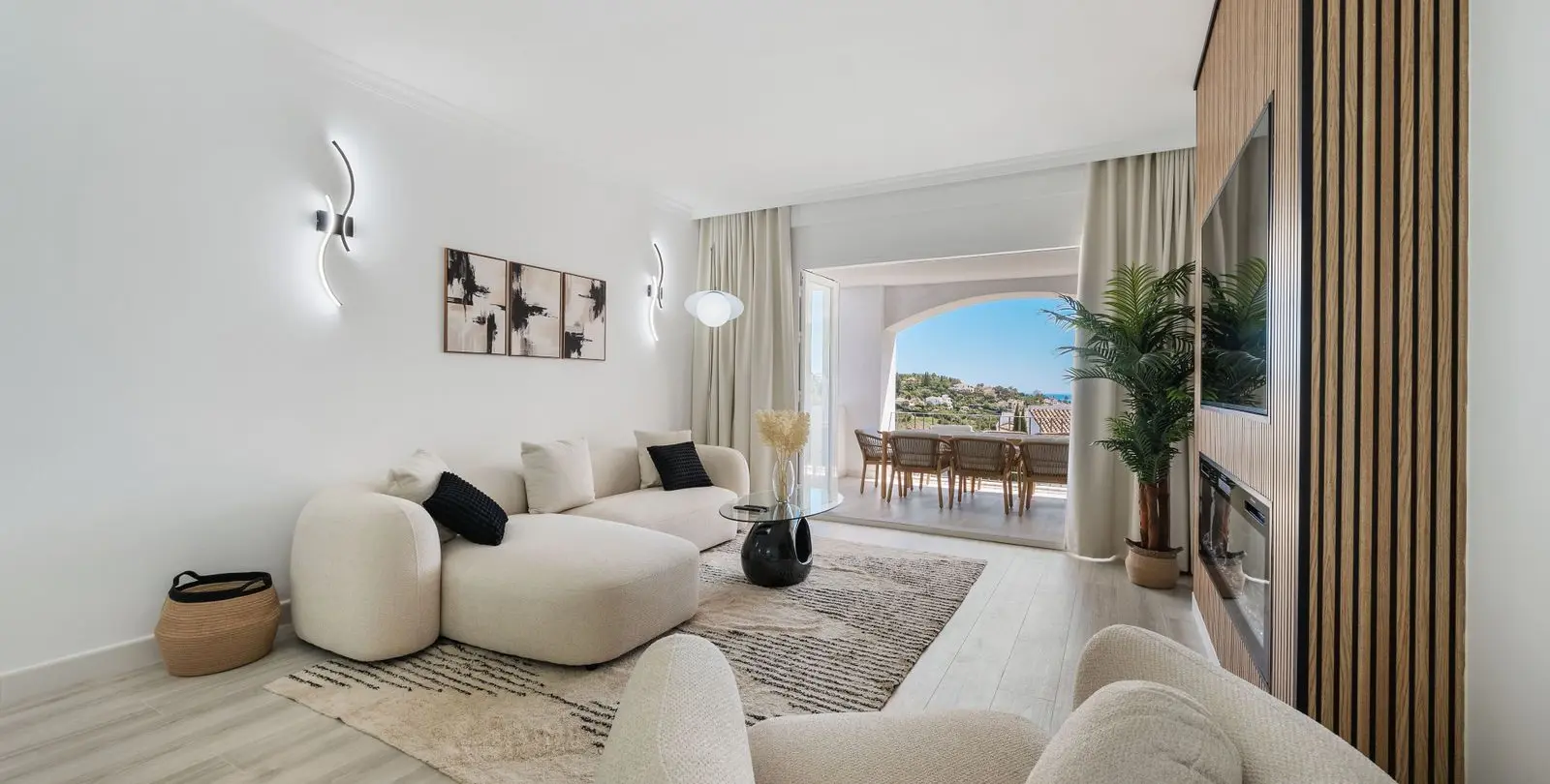 Sale of middle floor apartment in Benahavís 4