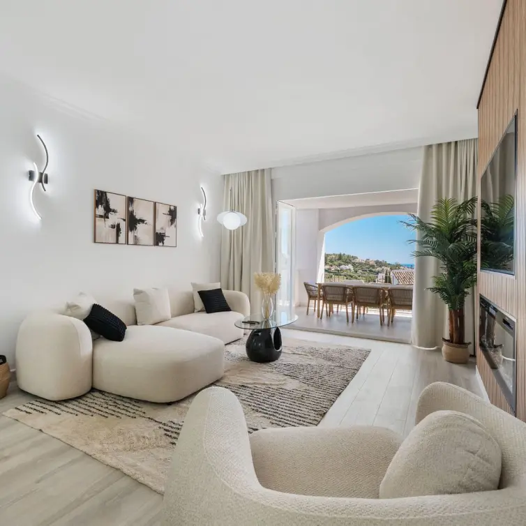 Venta de apartamento en planta media en Benahavís