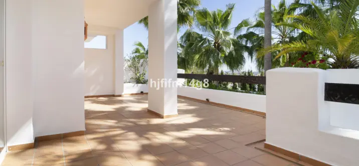 Sale of middle floor apartment in Nueva Andalucía 0