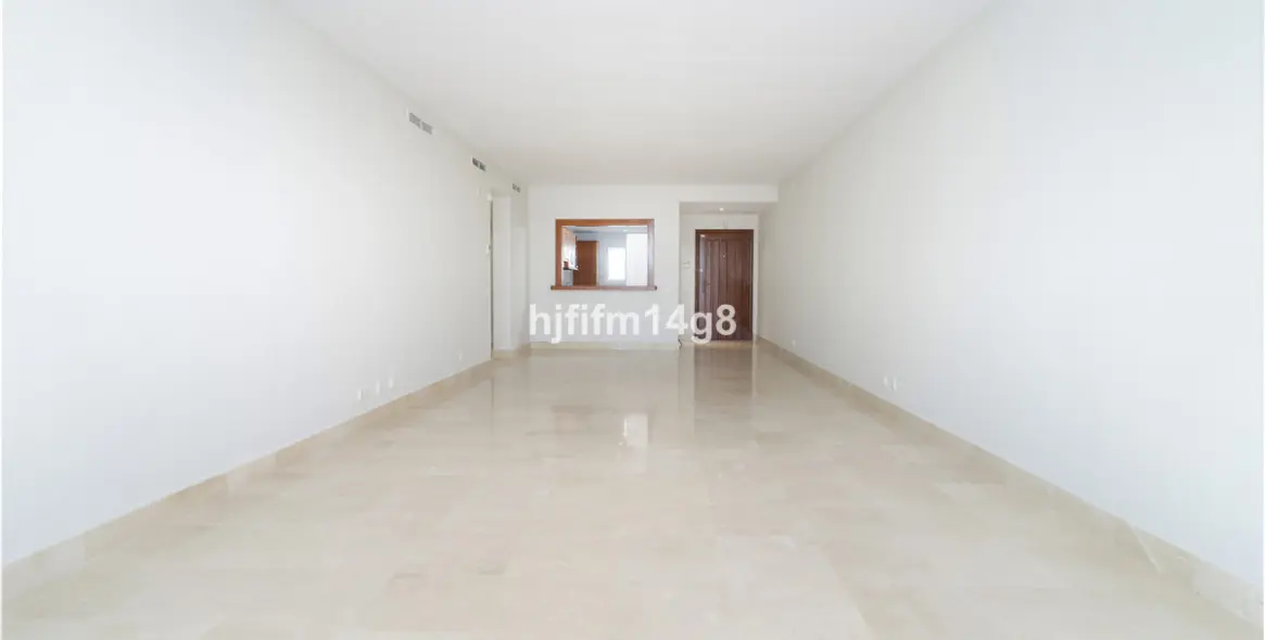 Sale of middle floor apartment in Nueva Andalucía 6