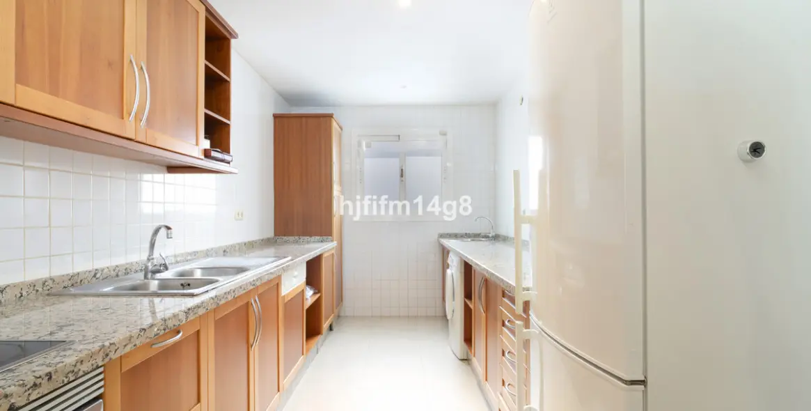 Sale of middle floor apartment in Nueva Andalucía 8