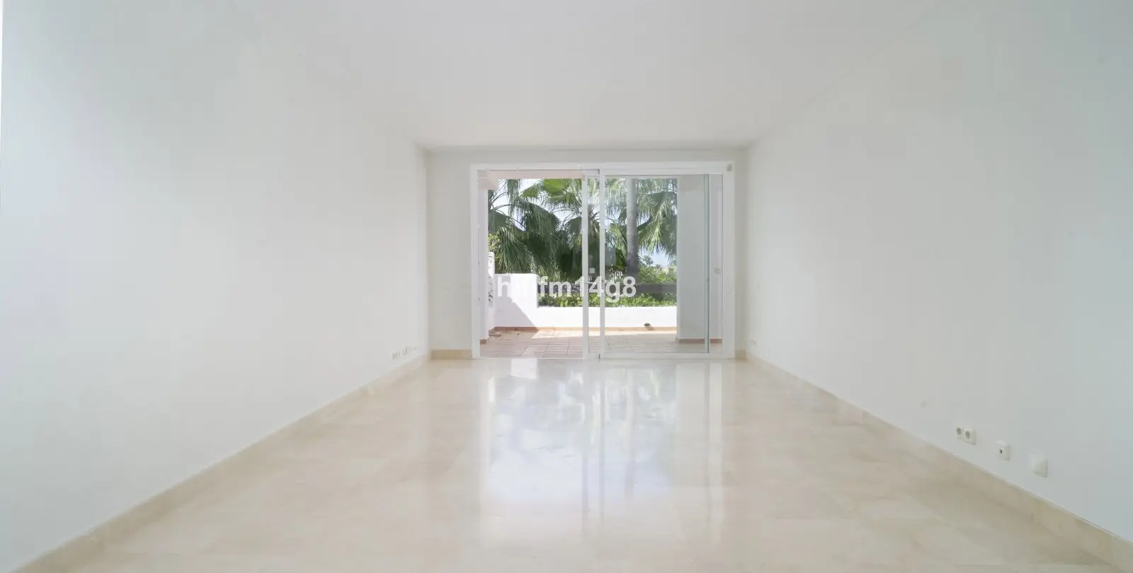 Sale of middle floor apartment in Nueva Andalucía 4