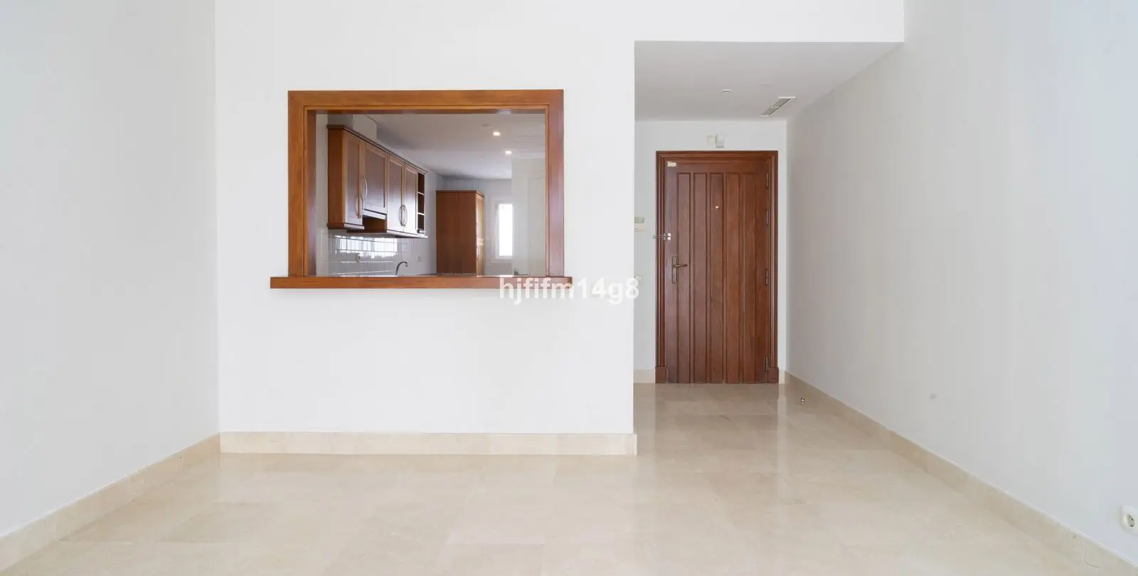 Sale of middle floor apartment in Nueva Andalucía 6