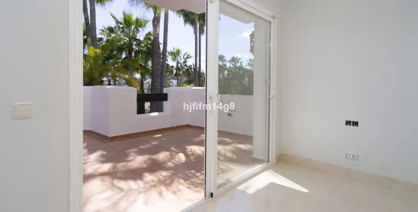Sale of middle floor apartment in Nueva Andalucía 10