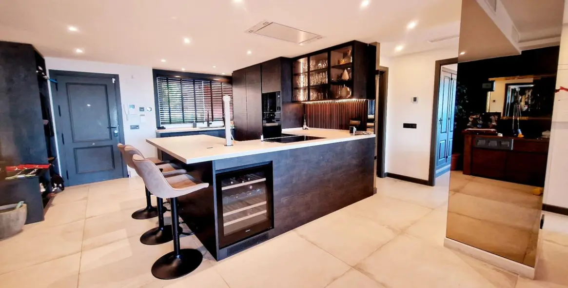 Продажа апартаментов на среднем этаже в Marbella 5