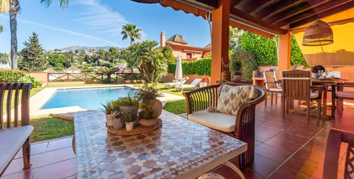 Продажа  отдельно стоящей виллы в Mijas Costa 2