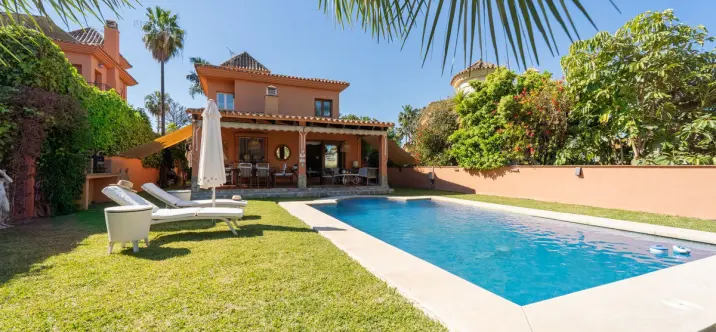 Продажа  отдельно стоящей виллы в Mijas Costa 3