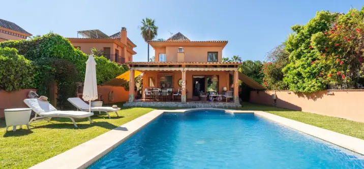 Продажа  отдельно стоящей виллы в Mijas Costa 4