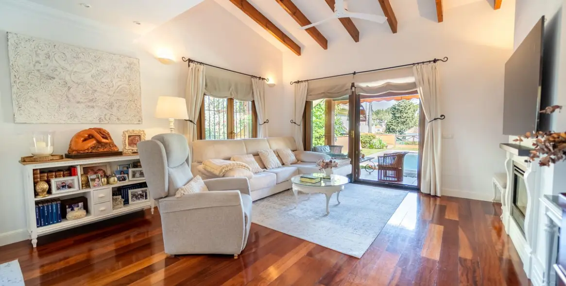 Продажа  отдельно стоящей виллы в Mijas Costa 14