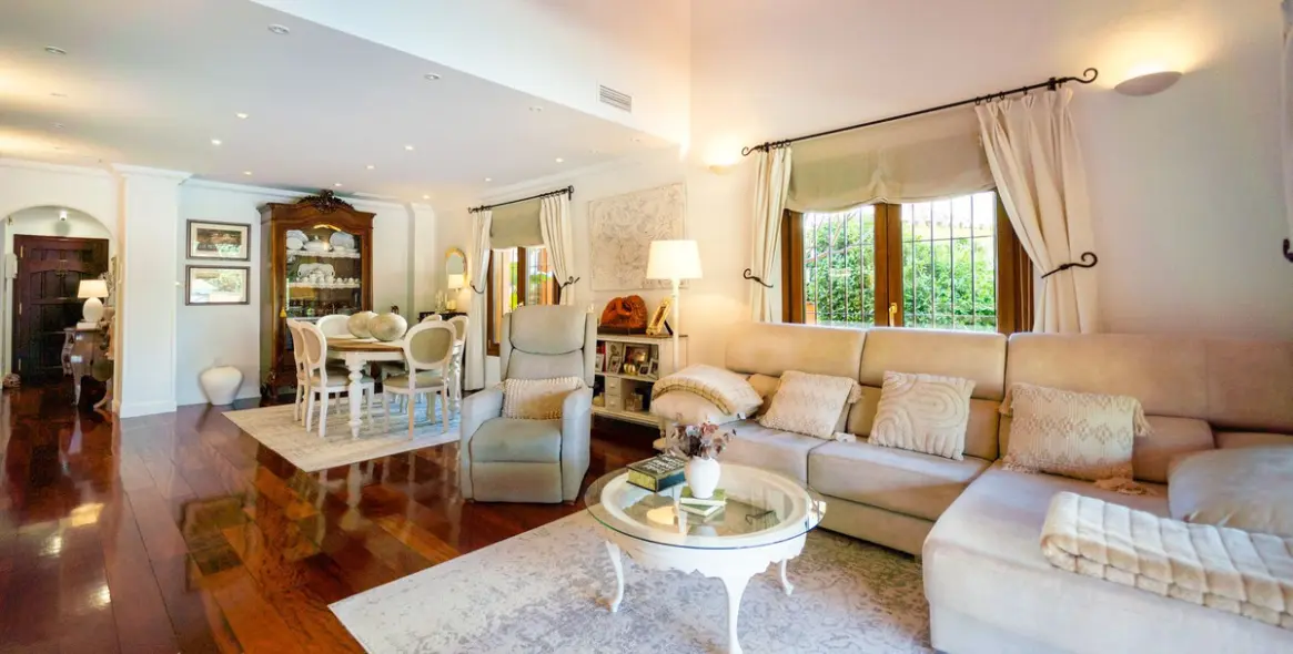 Продажа  отдельно стоящей виллы в Mijas Costa 15