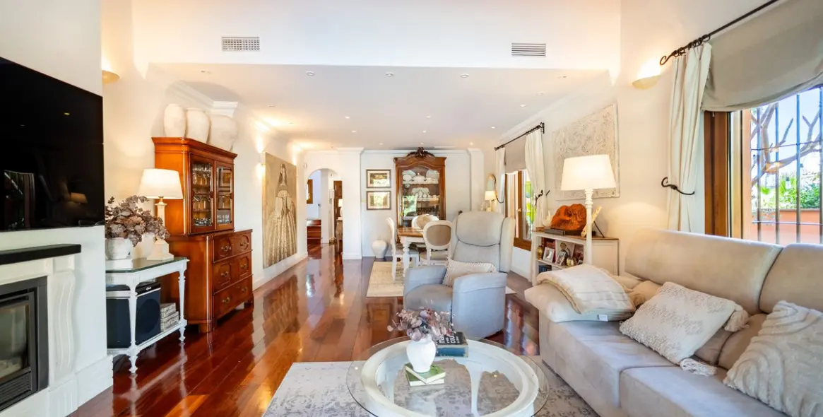 Продажа  отдельно стоящей виллы в Mijas Costa 16