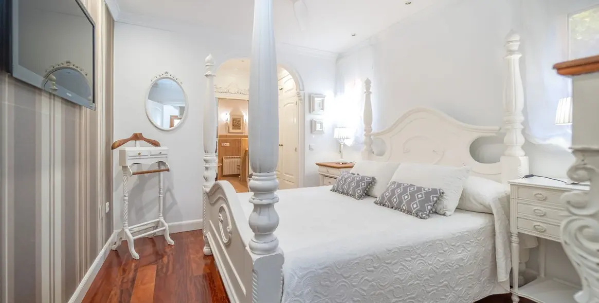 Продажа  отдельно стоящей виллы в Mijas Costa 23