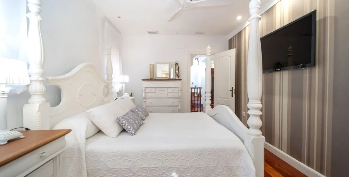 Продажа  отдельно стоящей виллы в Mijas Costa 24