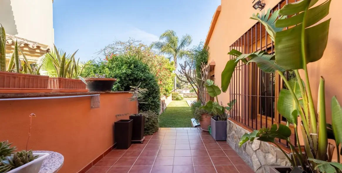 Продажа  отдельно стоящей виллы в Mijas Costa 35