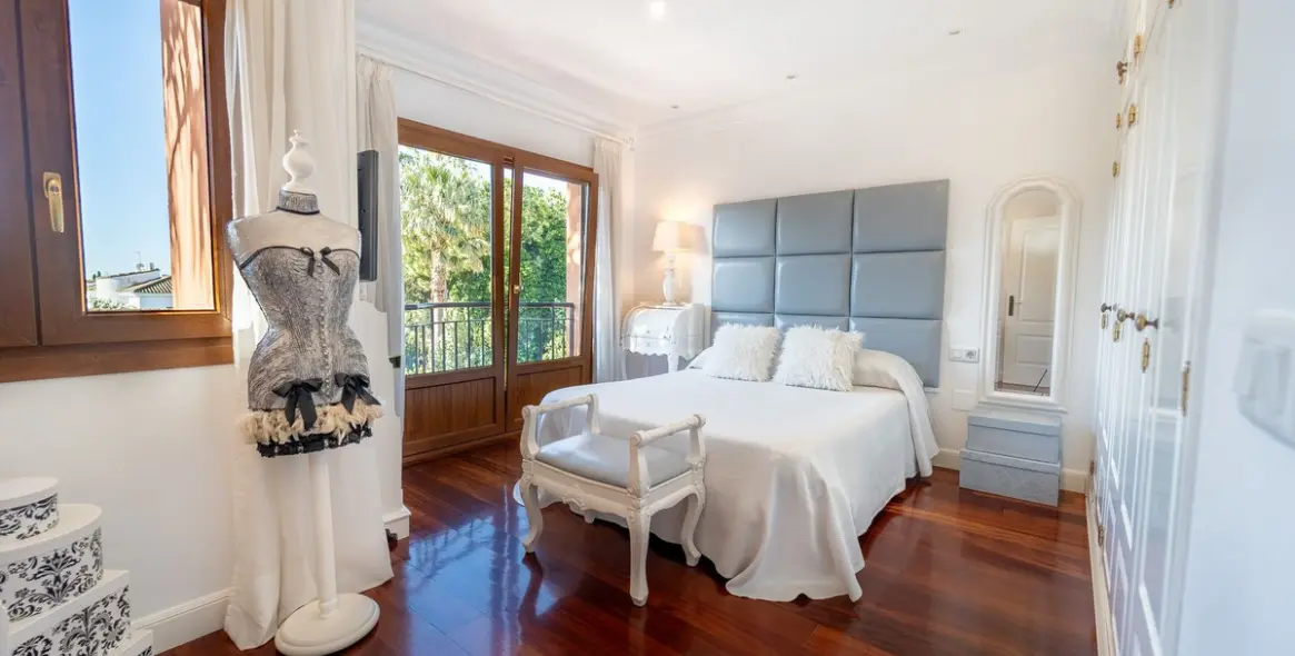 Продажа  отдельно стоящей виллы в Mijas Costa 37