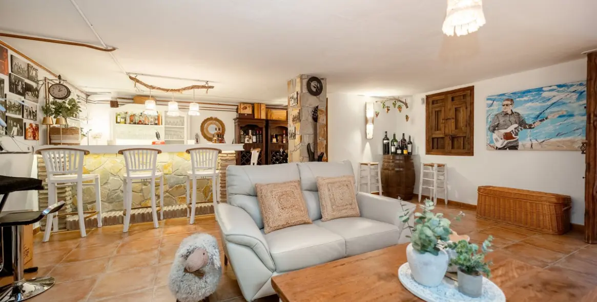 Продажа  отдельно стоящей виллы в Mijas Costa 74